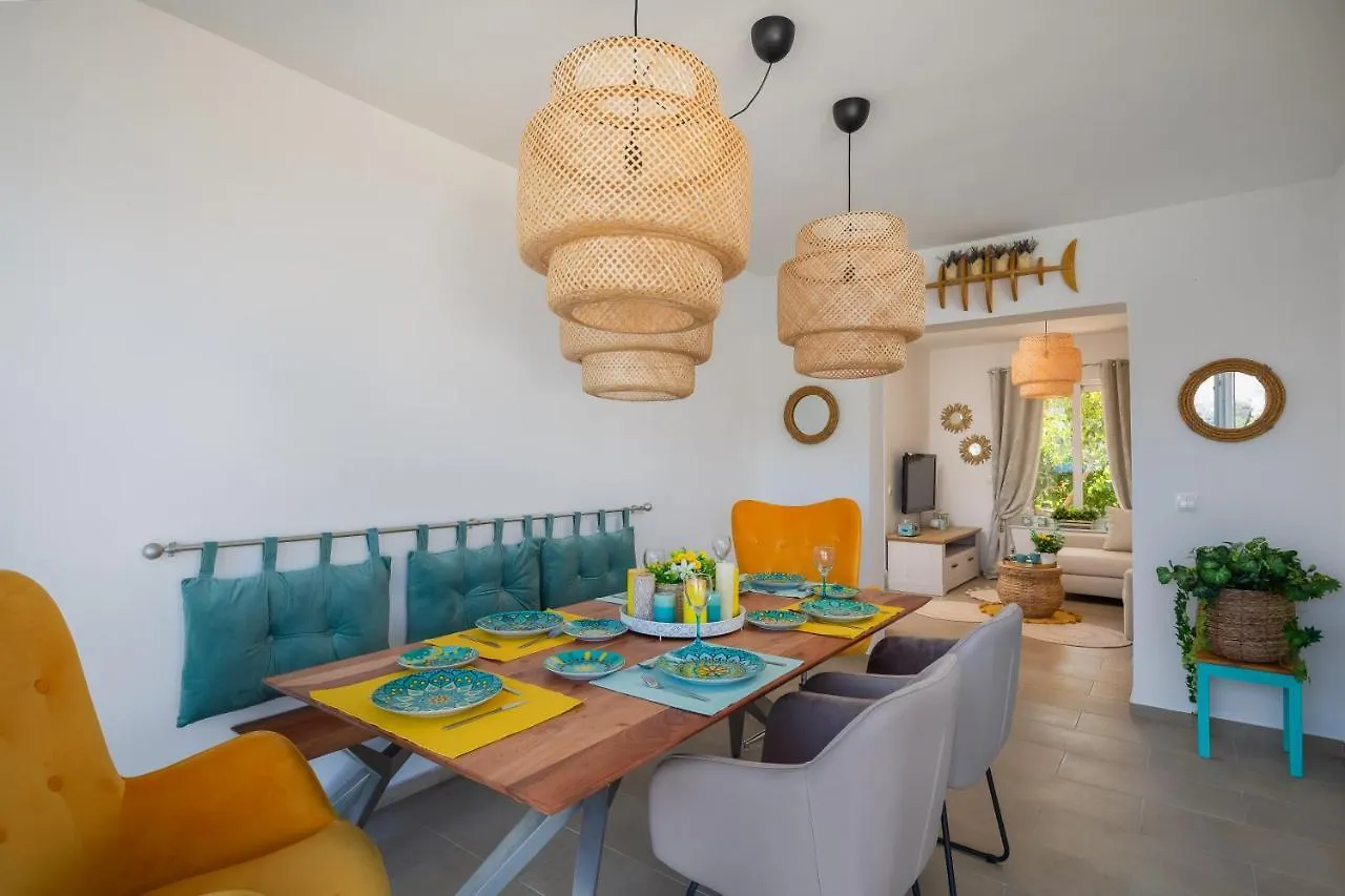 Villa Beachfront Apartments Τρογκίρ 0*,