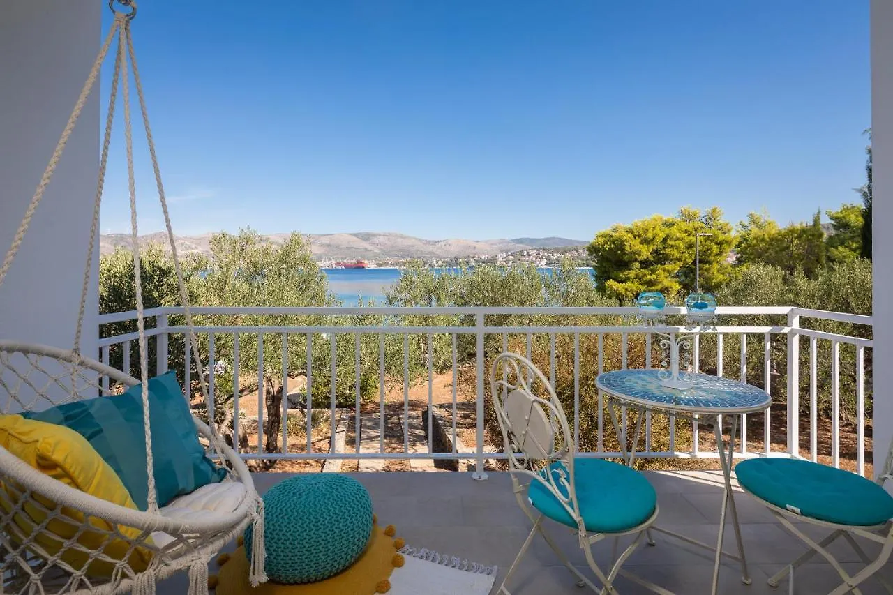 Villa Beachfront Apartments Trogir