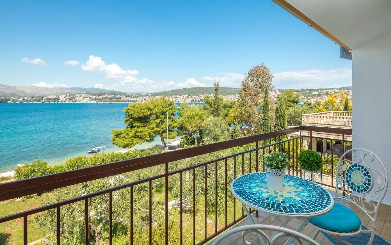 Villa Beachfront Apartments Trogir