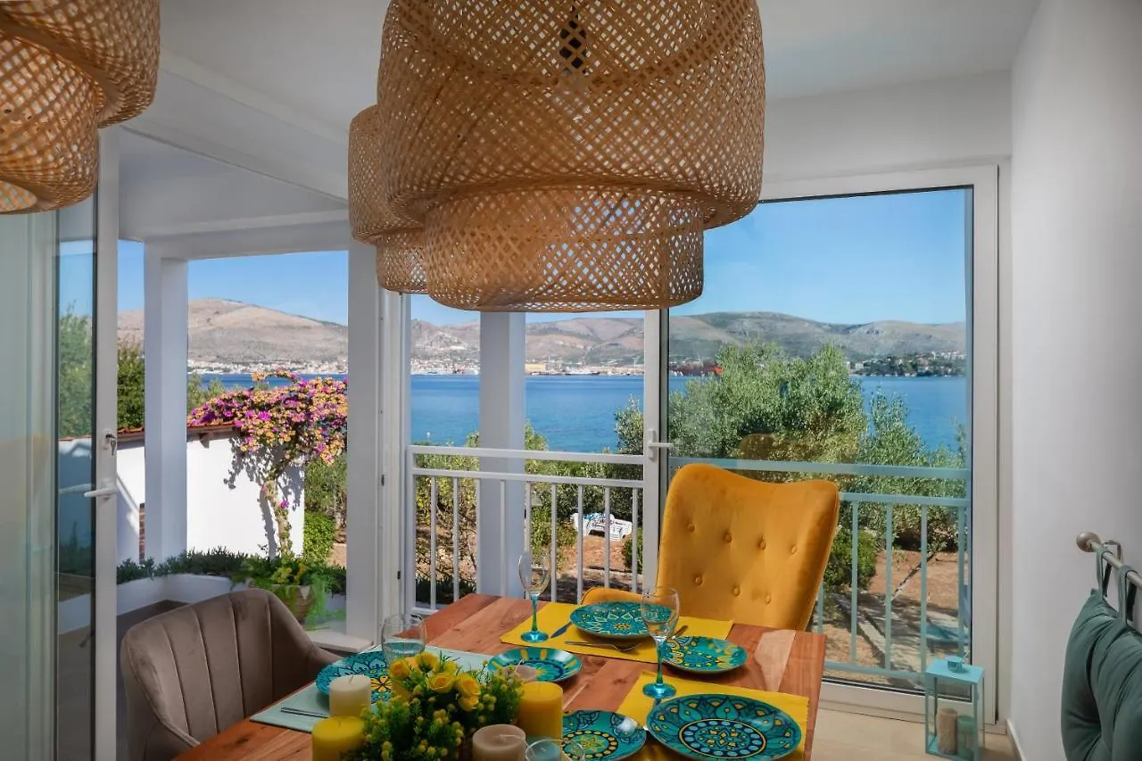 Villa Beachfront Apartments Trogir
