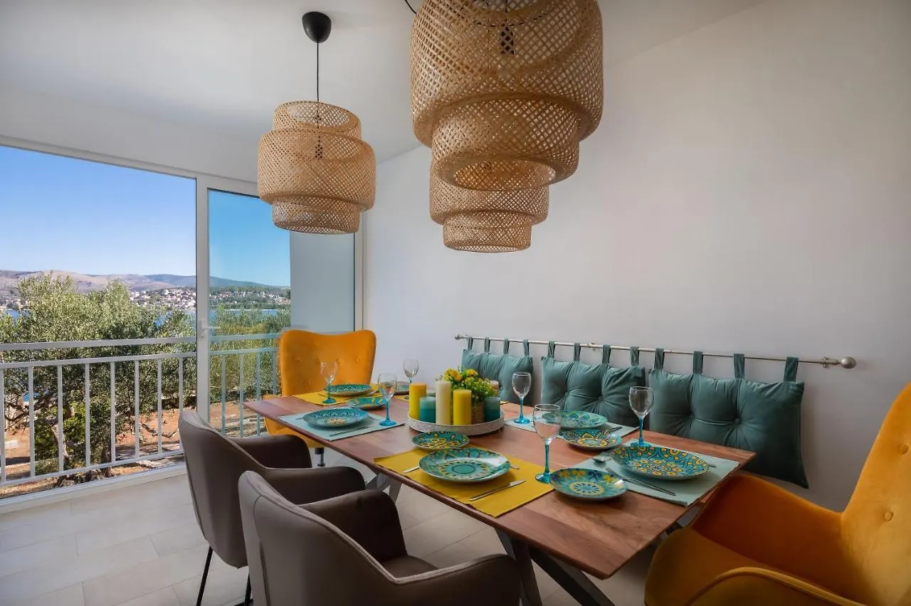 Villa Beachfront Apartments Trogir